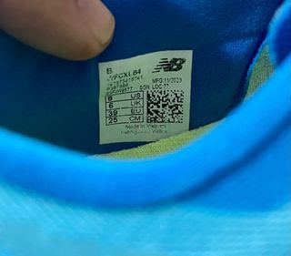 New Balance FuelCell Rebel v4 Azul/Amarillo