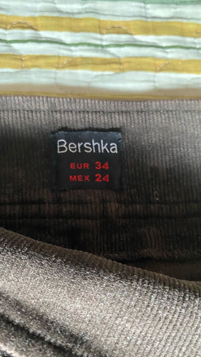 Pantalón campana de pana elástico marrón