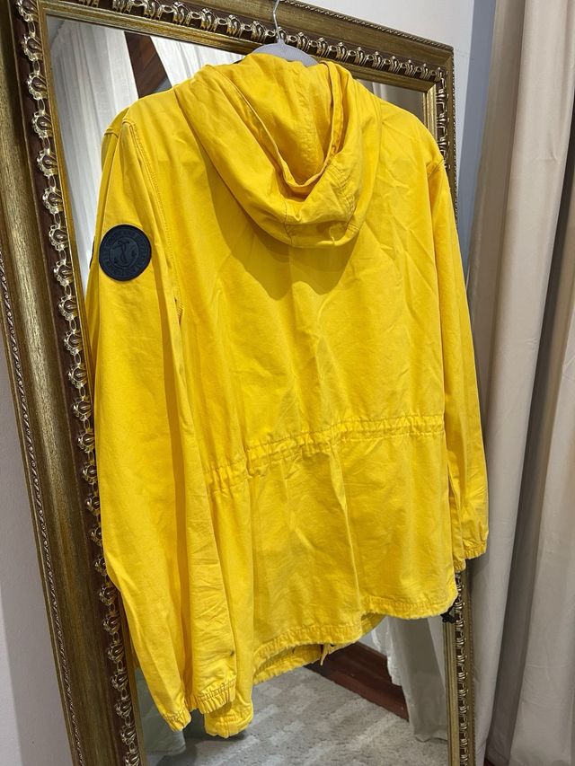 Parka amarilla Chaps