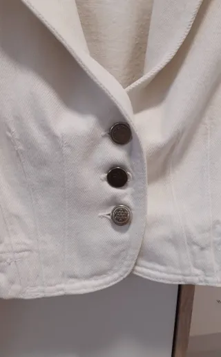 Chaqueta vaquera blanca