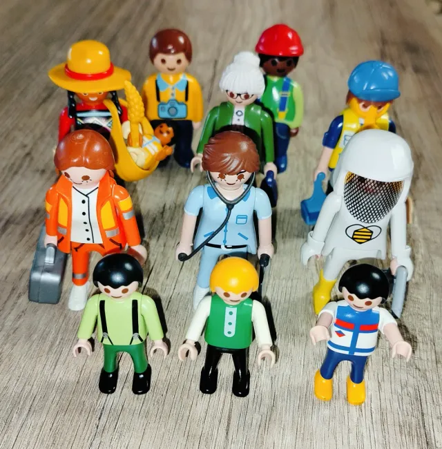 Playmobil figure varie