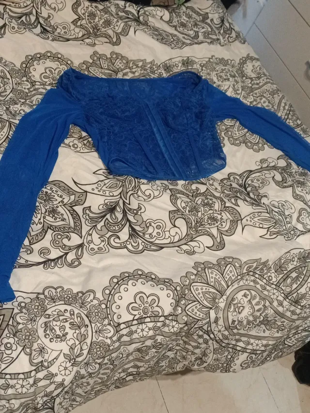 Top encaje manga larga azul