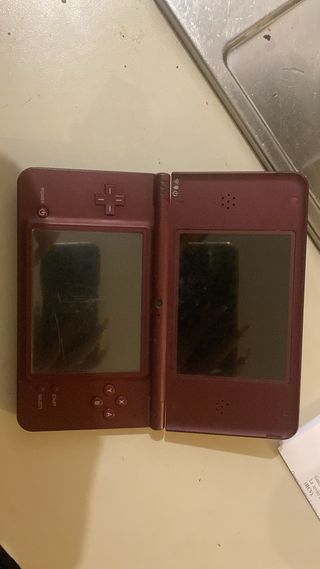 Nintendo DS XL Rosso scuro