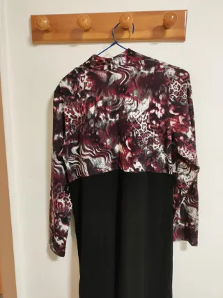 Vestido estampado negro y rojo