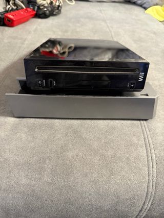 Nintendo Wii Negra y Roja Completa