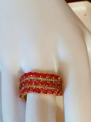 Anillo de de 18 kilates con Diamantes de Rubí