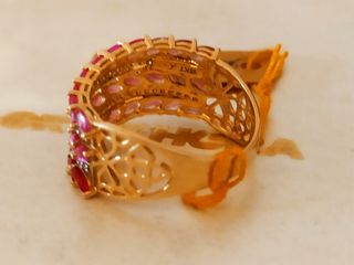 Anillo de de 18 kilates con Diamantes de Rubí