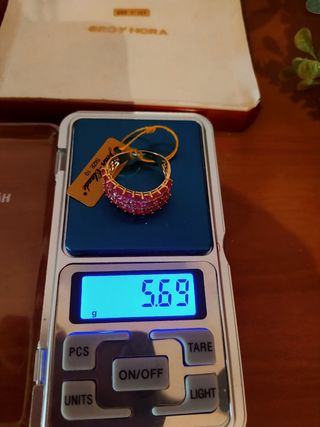 Anillo de de 18 kilates con Diamantes de Rubí