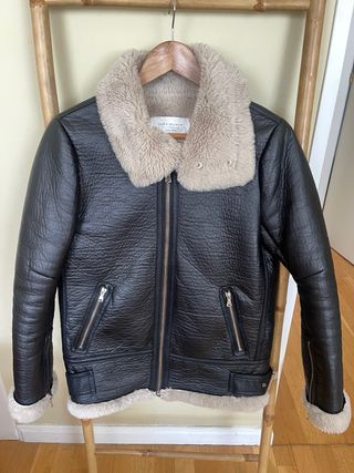 Cazadora aviador Zara borrego negra