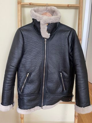 Cazadora aviador Zara borrego negra