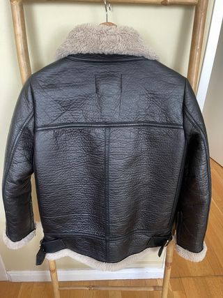 Cazadora aviador Zara borrego negra