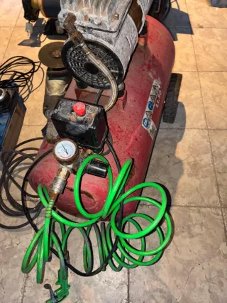 Lote Herramientas: Amoladora, Lijadora, Compresor,