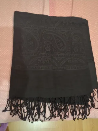 Pareo negro con flecos