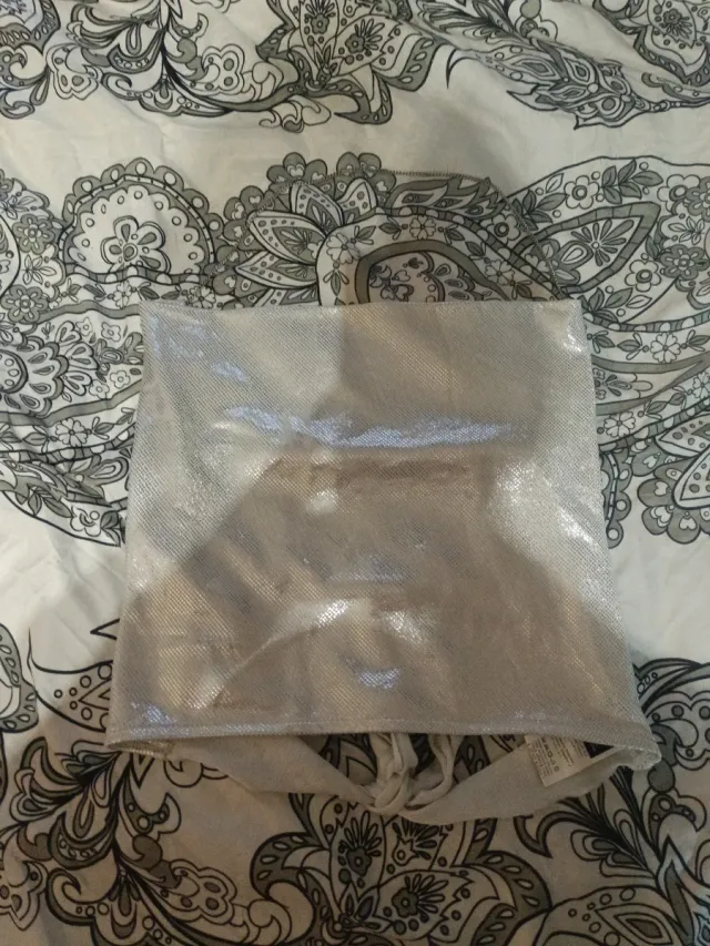 Top gris plateado atado atrás