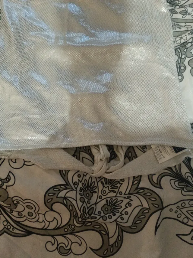 Top gris plateado atado atrás