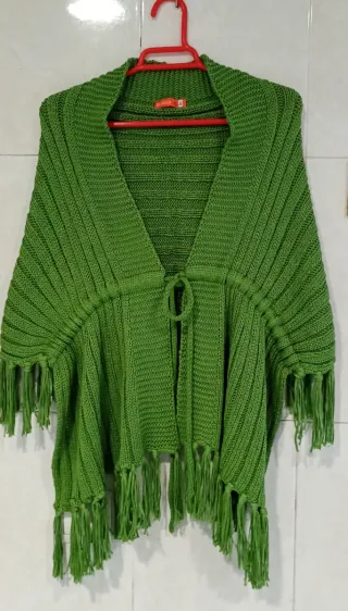 Chal verde con flecos