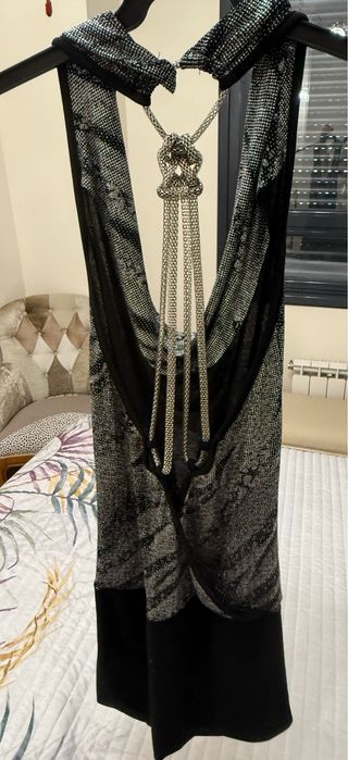 Vestido de fiesta plateado y negro