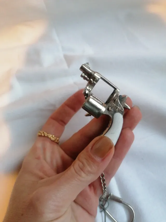 Llavero Vintage Pistola Metálica