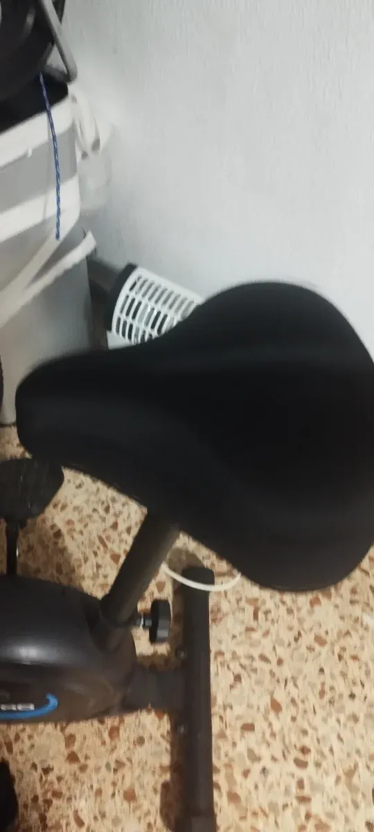 Bicicleta estática ZIPRO digital casi nueva