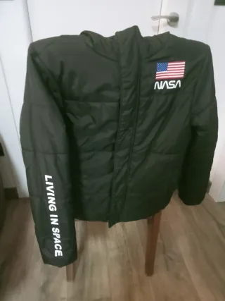 Abrigo NASA niño negro.