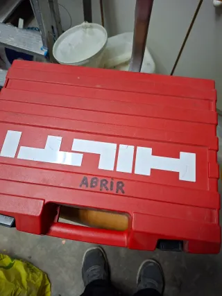 Taladro percutor Hilti TE 2-M con 2 cabezales