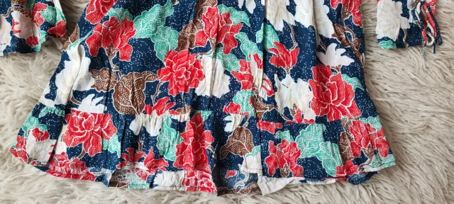 Vestido Amuse Society floral azul y rojo