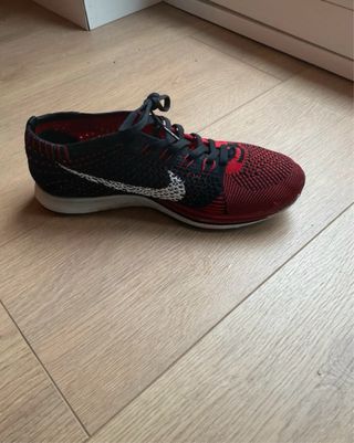 Zapatillas Nike Flyknit Rojas y Negras