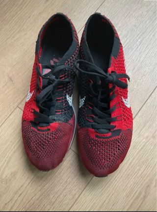 Zapatillas Nike Flyknit Rojas y Negras