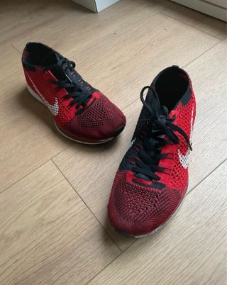 Zapatillas Nike Flyknit Rojas y Negras