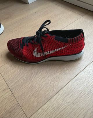 Zapatillas Nike Flyknit Rojas y Negras