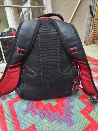 Mochila Deadpool Roja y Negra