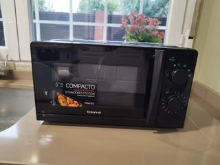 Microondas Taurus Compacto 700W 20L
