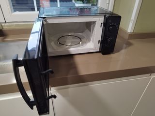 Microondas Taurus Compacto 700W 20L