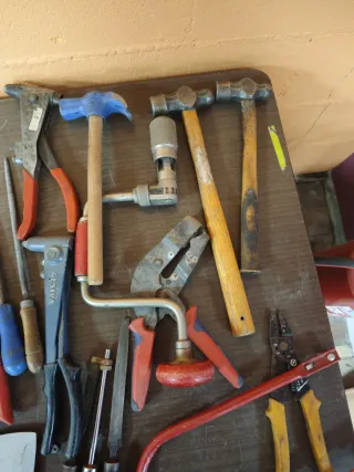 Lote de herramientas manuales