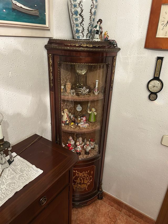 Espositore angolare in legno e cristallo dorato