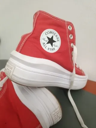 Auténticas Converse de  plataforma rojas y blancas