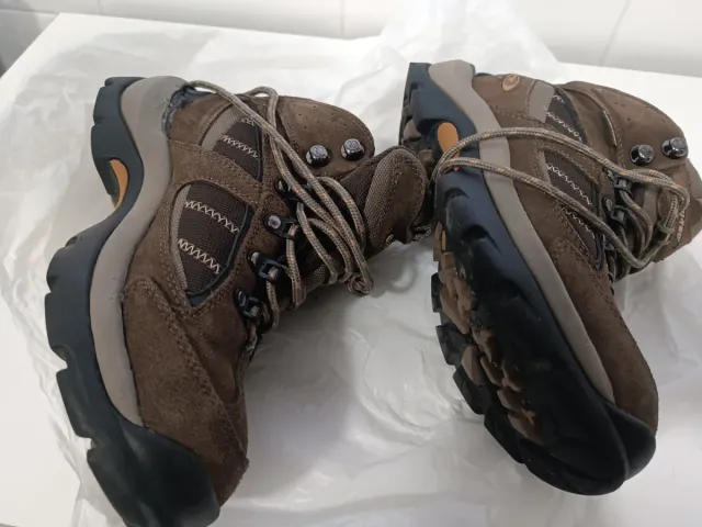 Botas de montaña Hi-Tec marrones