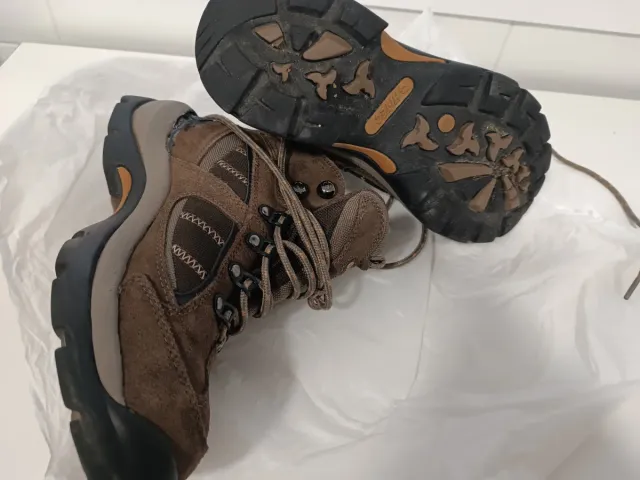 Botas de montaña Hi-Tec marrones