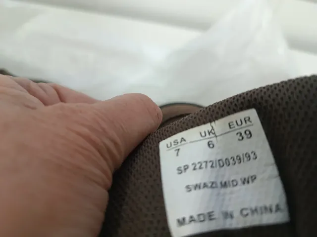 Botas de montaña Hi-Tec marrones