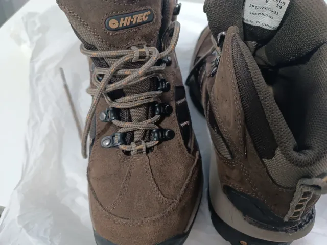 Botas de montaña Hi-Tec marrones