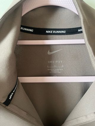Camiseta Nike Running 1/4 Zip Dri-FIT Marrón