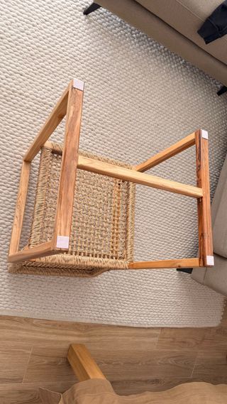 Silla de madera y ratán