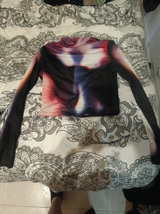 Top manga larga estampado abstracto