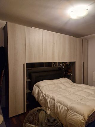 Camera da letto moderna completa