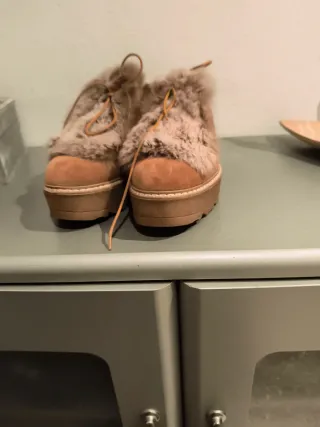 Botines Un Paso Más con Adorno Piel