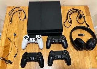 Consola PS4 + Giochi + Controller + Cuffie