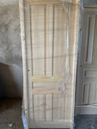 Puertas de pino macizo nuevas