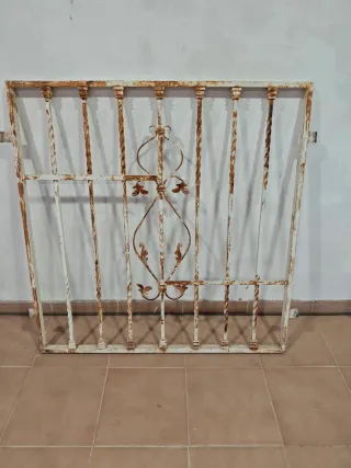 Reja de hierro forjado decorativa