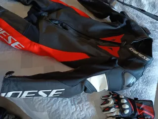 Mono Dainese Moto Piel Negro/Rojo