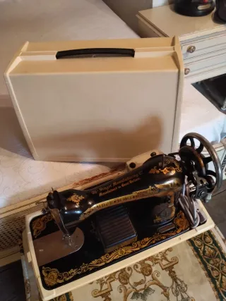 Máquina de coser portátil vintage